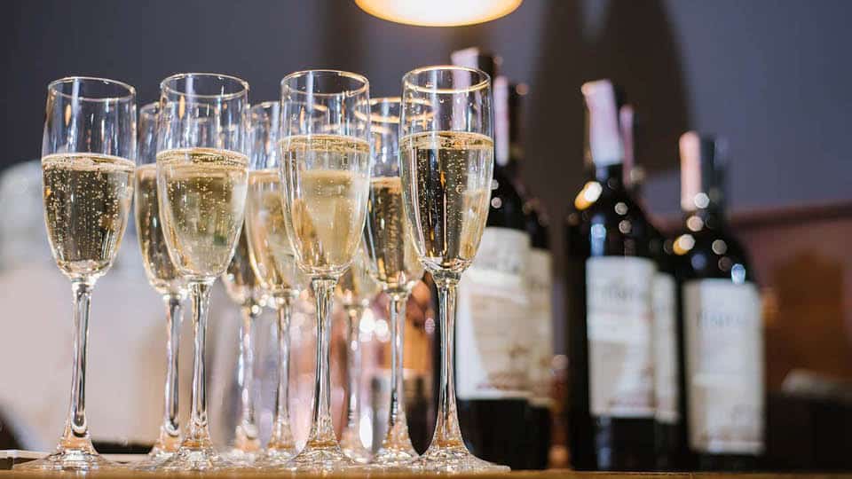 Prickelndes: Champagner, Crémant, Sekt Prickelndes: Champagner, Crémant, Sekt